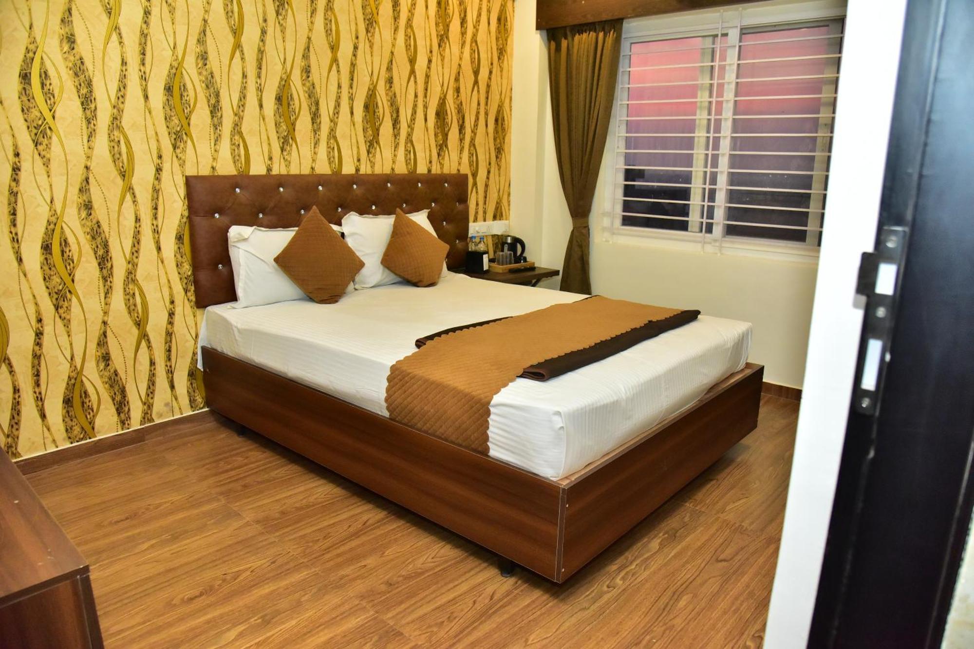 Meadows Inn Maisur Dış mekan fotoğraf