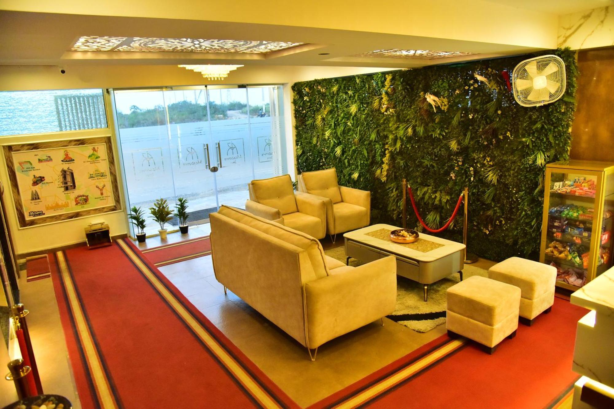 Meadows Inn Maisur Dış mekan fotoğraf