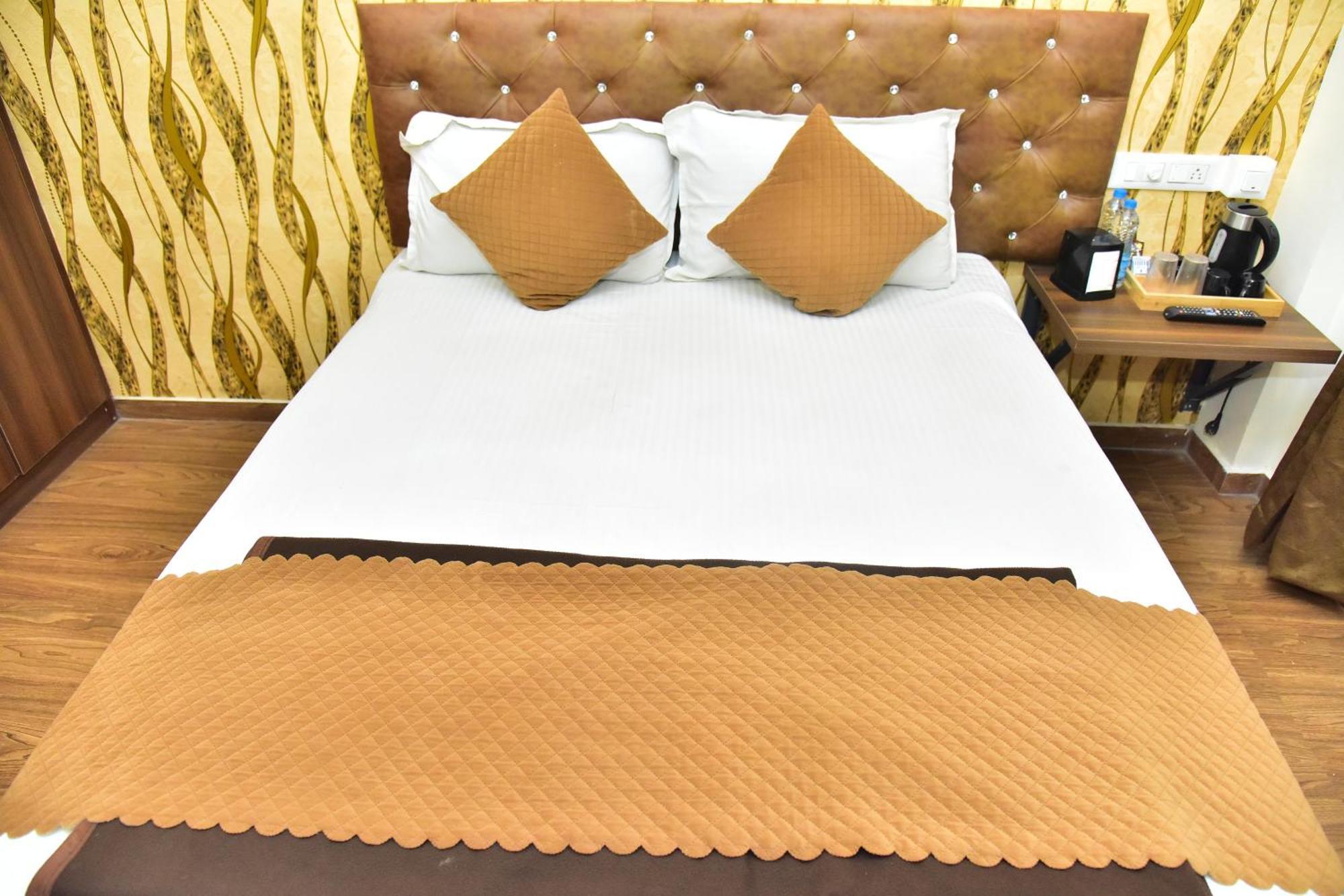 Meadows Inn Maisur Dış mekan fotoğraf
