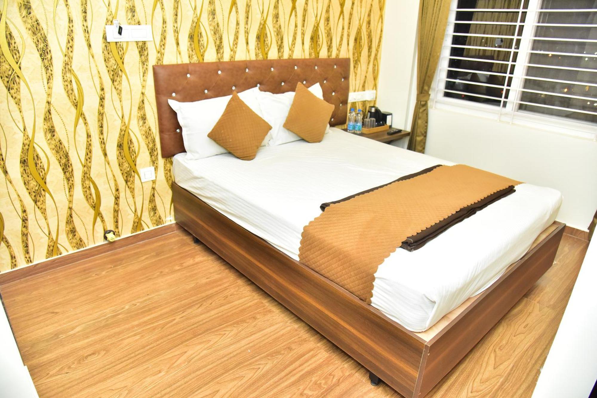 Meadows Inn Maisur Dış mekan fotoğraf