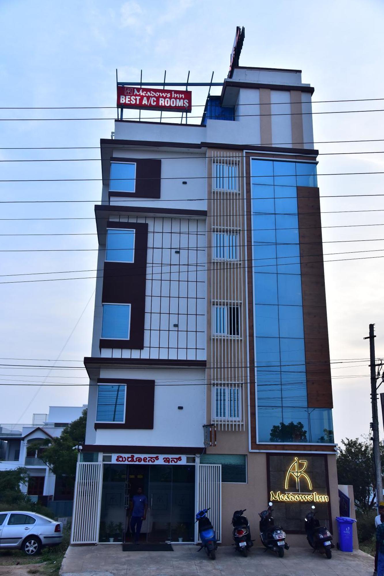 Meadows Inn Maisur Dış mekan fotoğraf